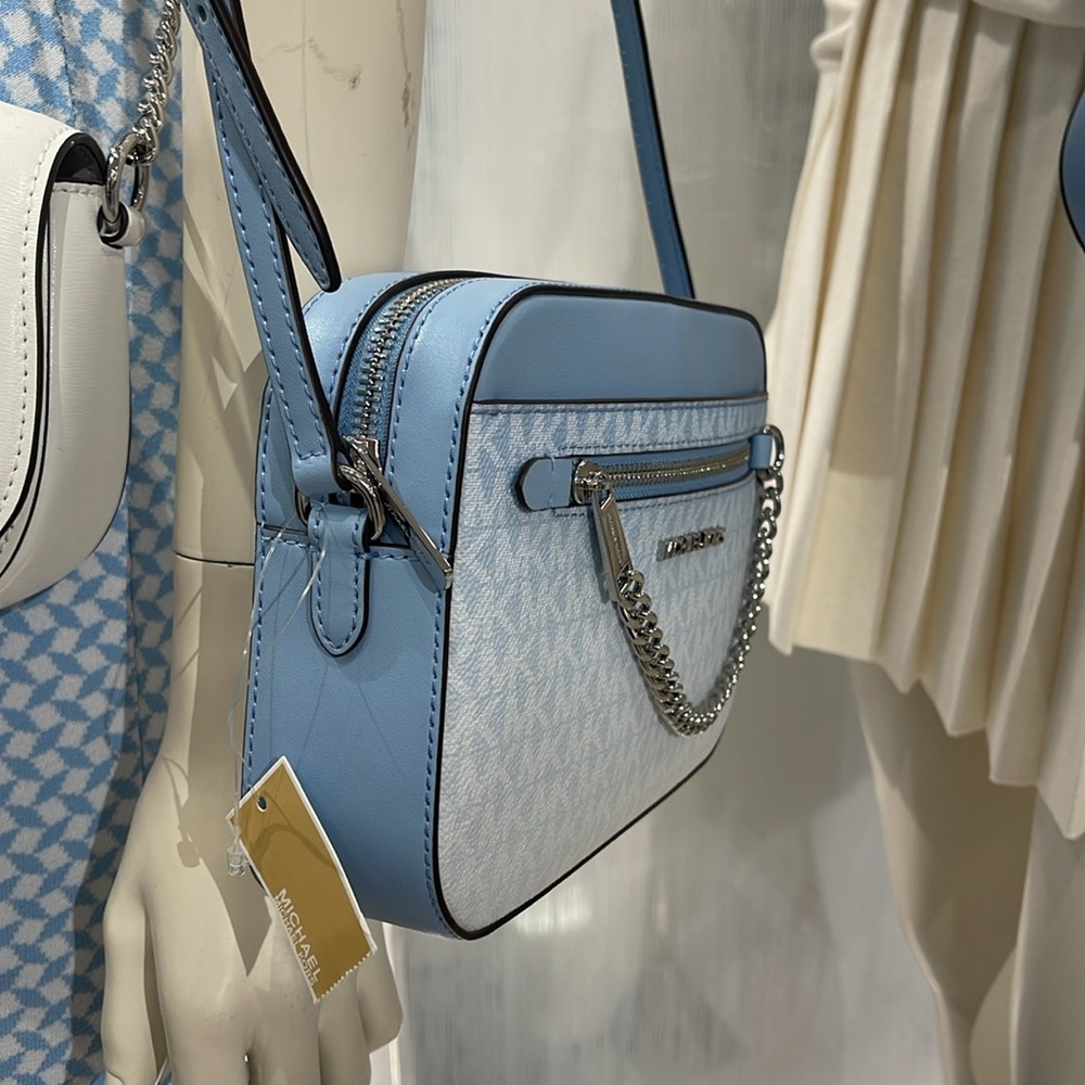 MICHAEL KORS Jet Set Large Ombré Signature Logo Crossbody Body
Light Sky… - Picture 13 of 16